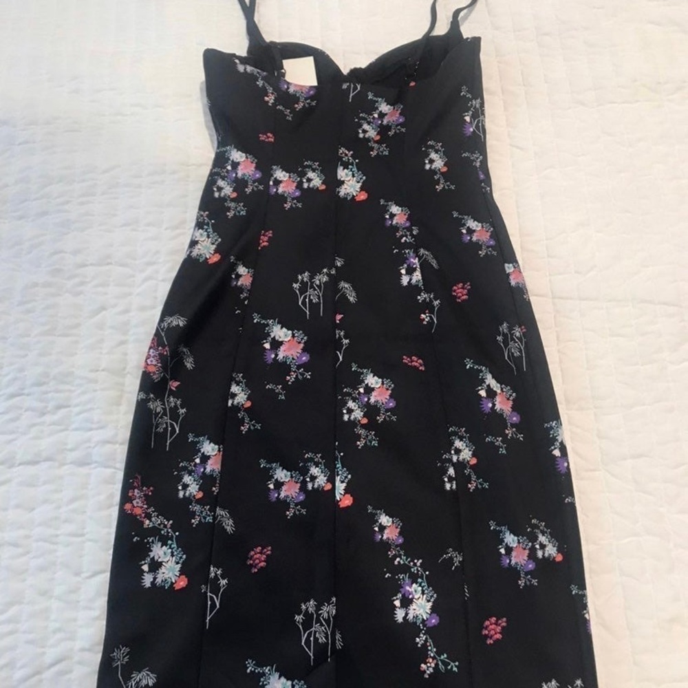 NWT H&M Black Floral Dress. - Picture 2 of 9